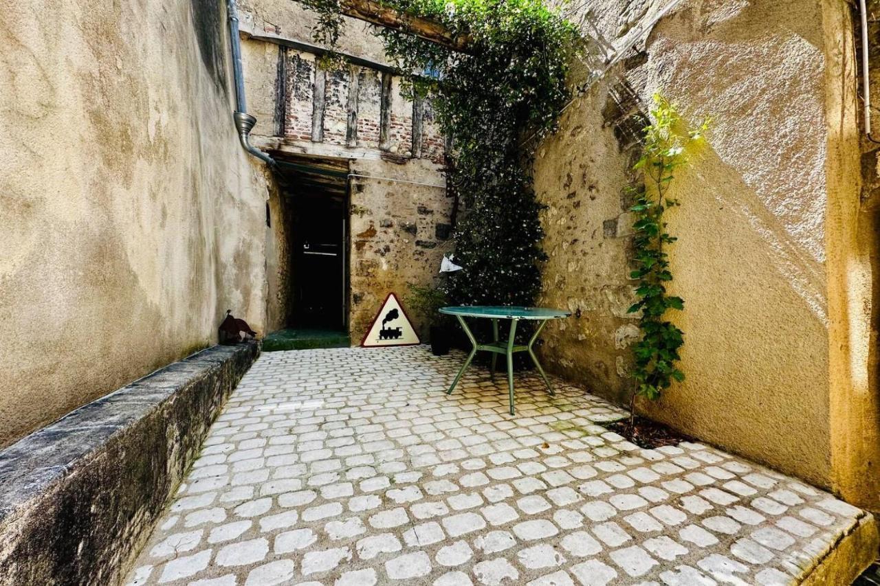 阿姆博斯Terrasse Sur La Tour Garconnet公寓 外观 照片